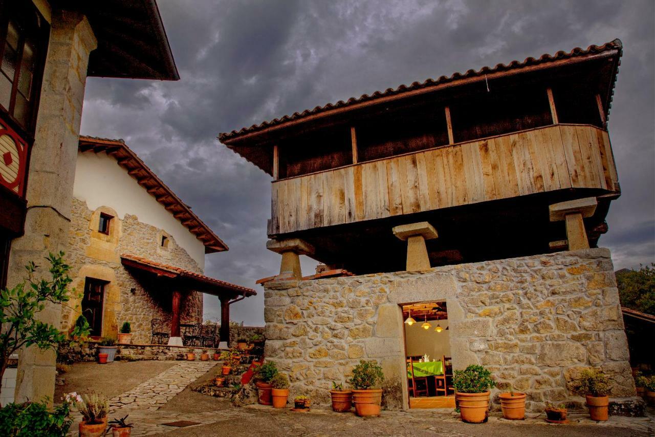 Caseria El Hondrigu Mestas De Con Buitenkant foto